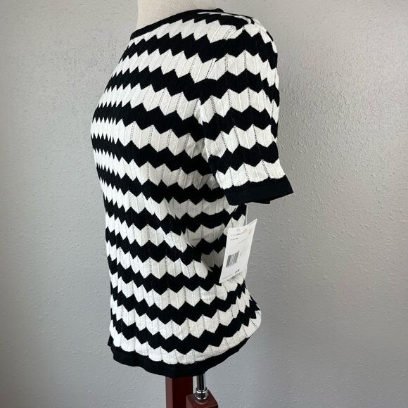 NWT Short Sleeve Sweater Top Size M - Picture 3 of 7